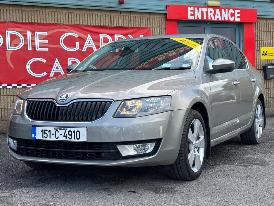 2015 Skoda Octavia - image 2