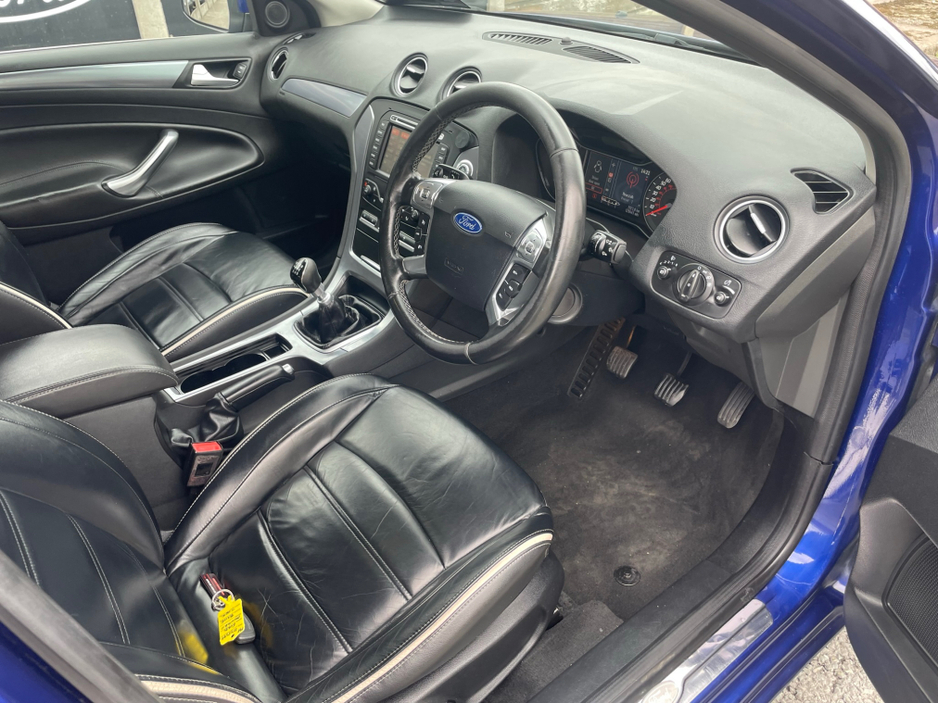 2014 Ford Mondeo - image 12