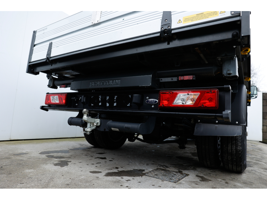 2025 Ford Cargo - image 14