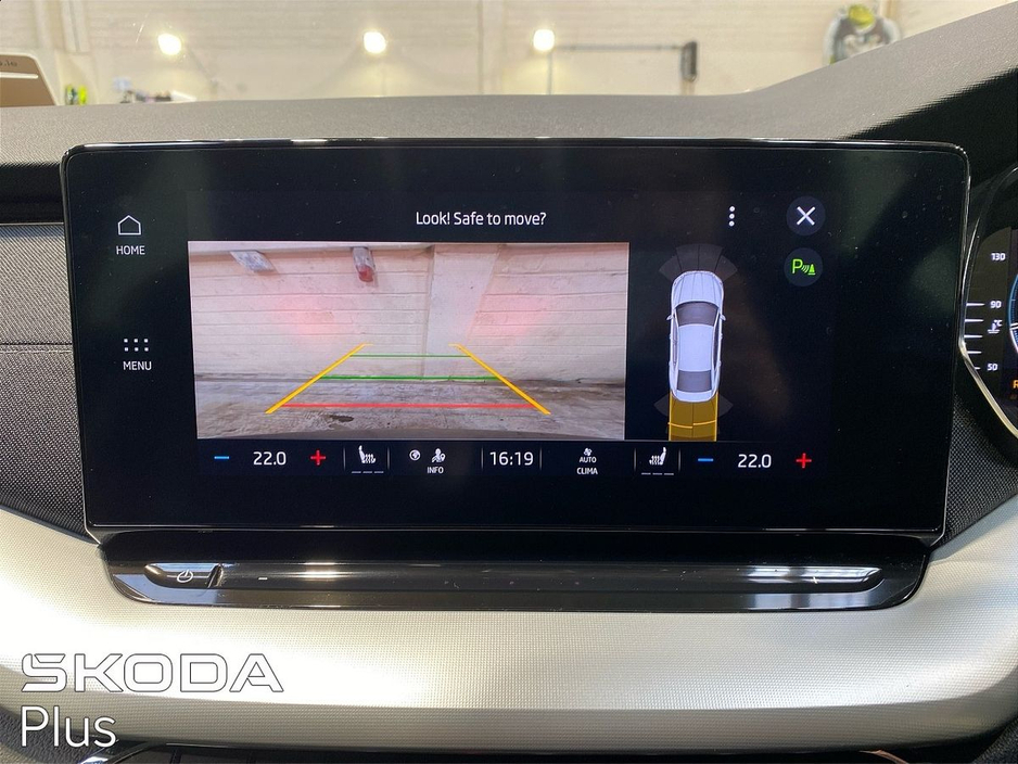 2023 Skoda Octavia - image 15