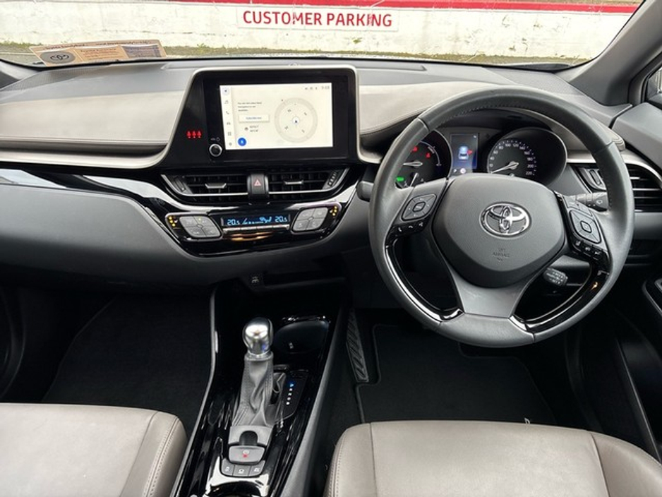 2023 Toyota C-HR - image 8