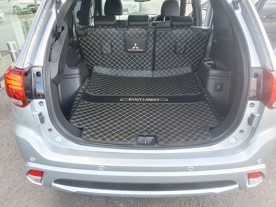 2017 Mitsubishi Outlander - image 24