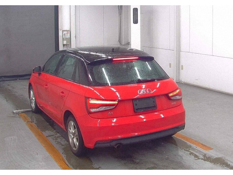 2016 Audi A1 - image 6