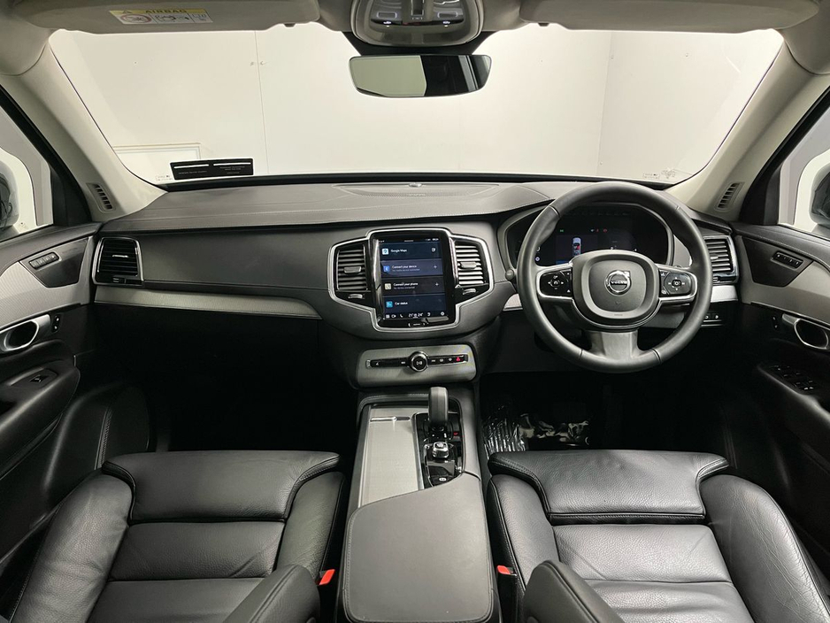 2023 Volvo XC90 - image 2