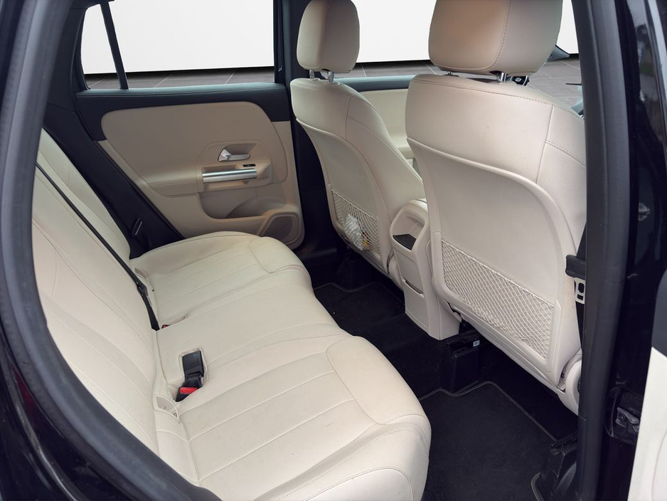 2023 Mercedes-Benz GLA Class - image 12