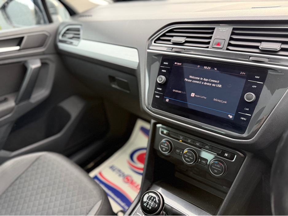 2019 Volkswagen Tiguan 2019 Volkswagen Tiguan R-Line