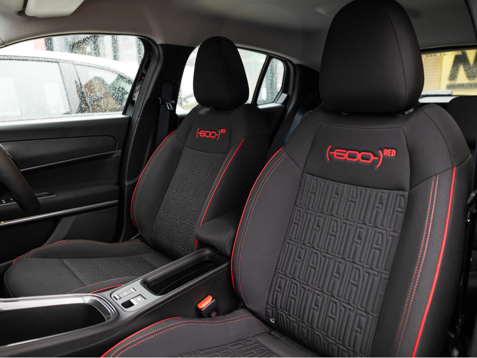 2025 Fiat 600 - image 21