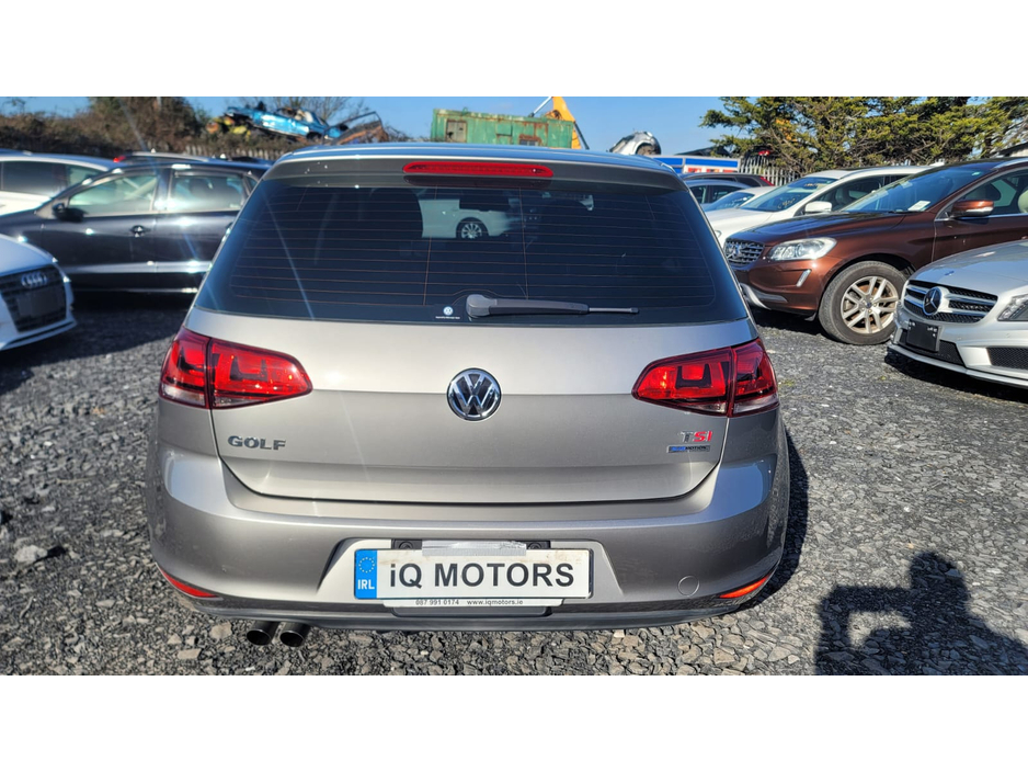 2013 Volkswagen Golf - image 8