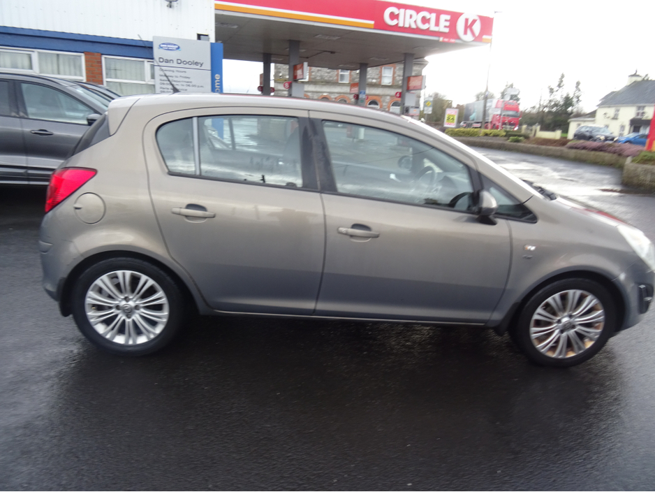 2012 Vauxhall Corsa 1.2 SE AIR CONDITIONING 85PS 5DR €3,000