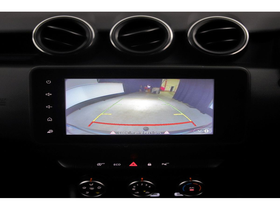 2022 Dacia Duster - image 20