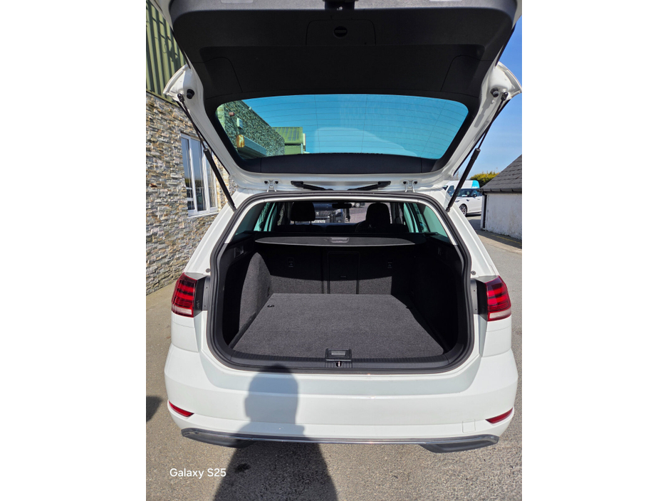 2017 Volkswagen Golf - image 9