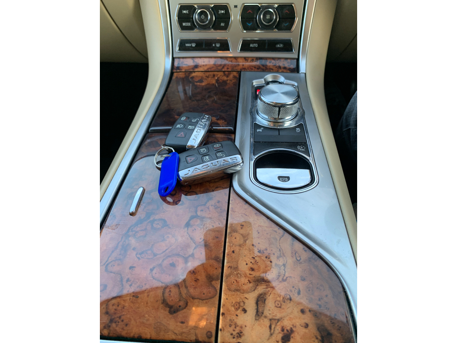 2015 Jaguar XF 2.2 D EC02 163PS 4DR AUTO €10,995