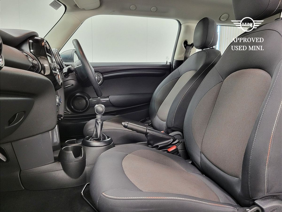 2018 MINI Hatch 3-Door One €15,975