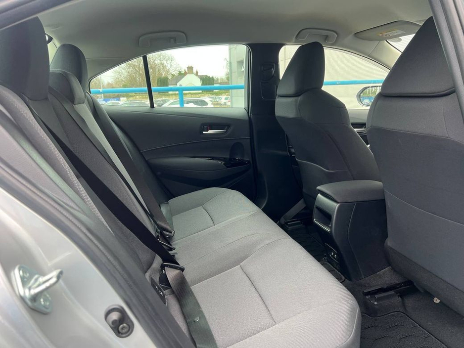 2020 Toyota Corolla 1.8 HYBRID // HEATED SEATS // REVERSE CAMERA // ADAPTIVE CRUISE CONTROL €19,900