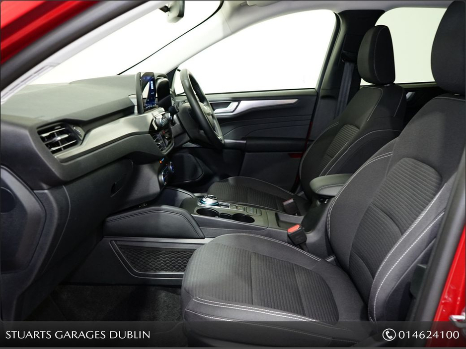 2024 Ford Kuga - image 3