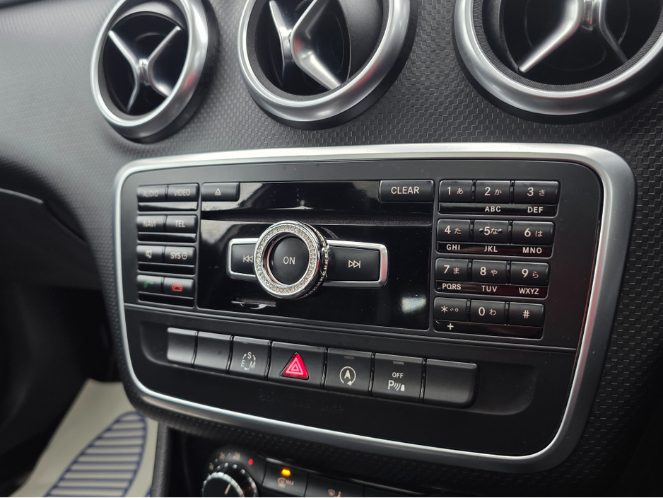 2015 Mercedes-Benz A Class A180  SUNFOOF PANO ROOF - HALF LEATHER HEATED SEATS - REV CAMERA - HI SPEC / SYSTEM LOW ROAD TAX BAND / SIMI DEALER €16,450