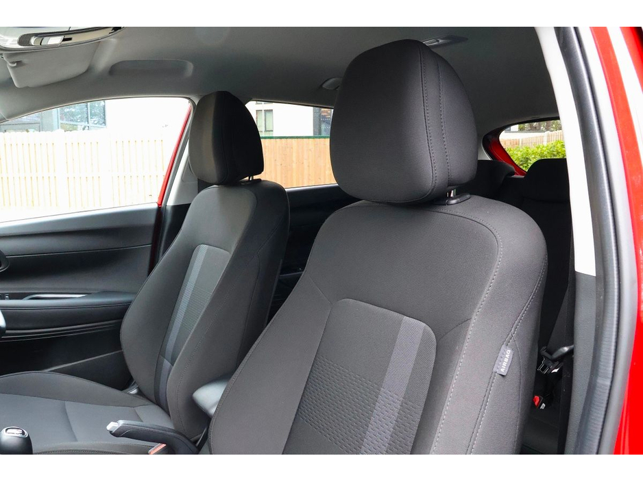 2025 Hyundai i20 - image 13