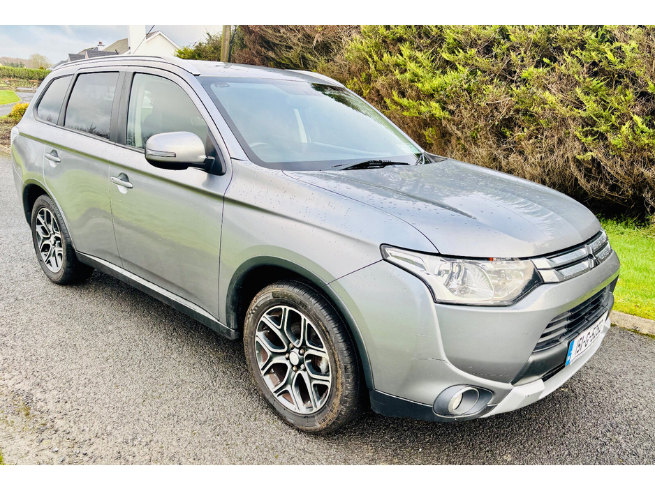 2015 Mitsubishi Outlander 2.2 DI-D 150PS 6MT 4WD 7-Seater Intense €8,995