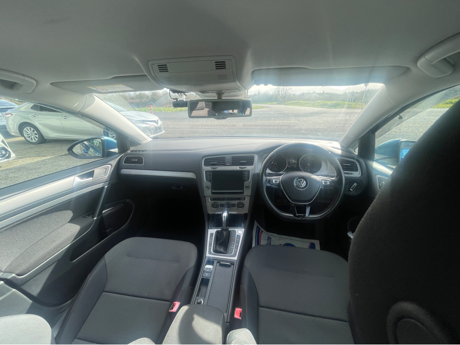 2016 Volkswagen Golf - image 9