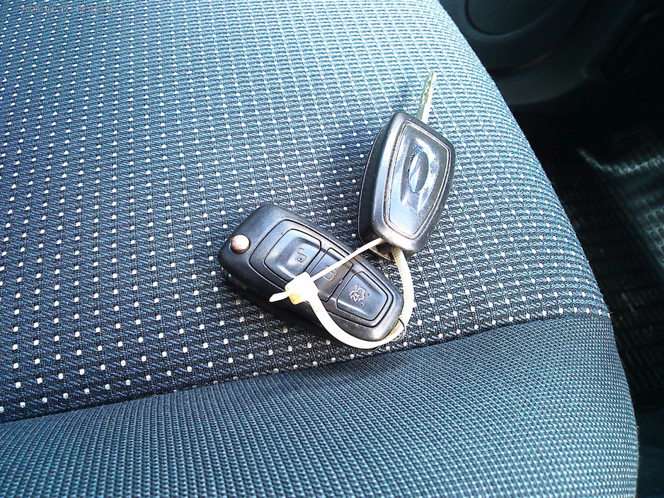 2013 Ford C-Max - image 10