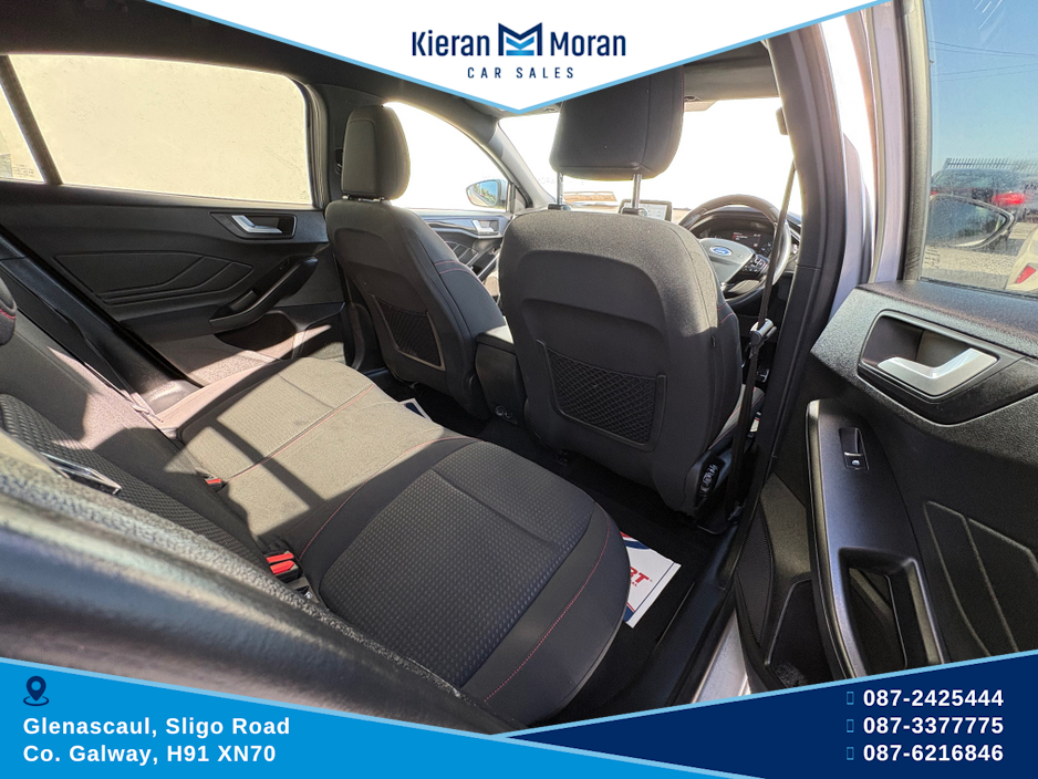 2019 Ford Focus - image 12