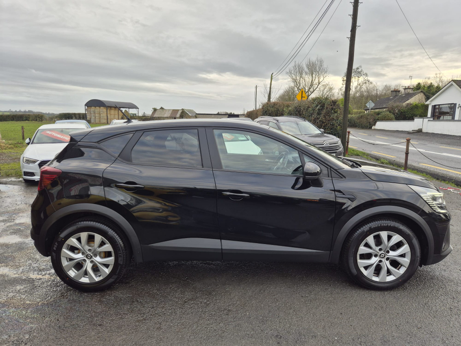 2022 Renault Captur ICONIC EDITION NAEB TCE 90 MAN €17,995