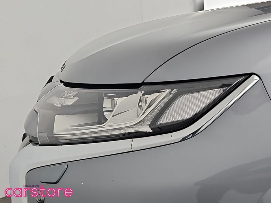 2017 Mitsubishi Outlander PHEV 2.0L MIVEC 4WD 5-Seater Instyle €16,880