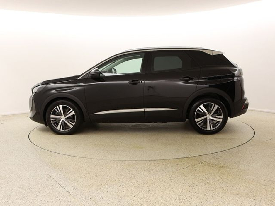 2023 Peugeot 3008 - image 4