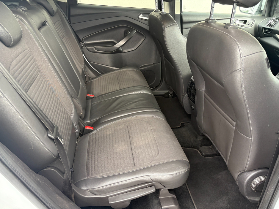 2018 Ford Kuga - image 10