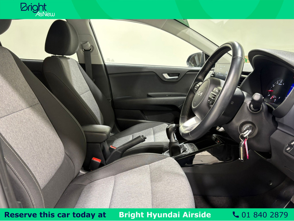 2023 Kia Stonic - image 14