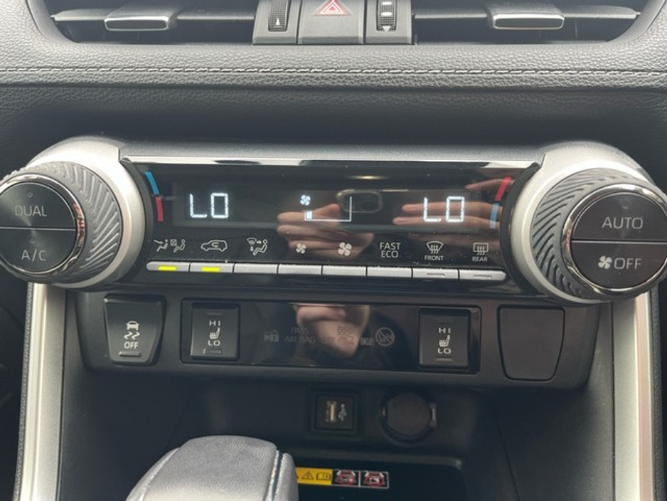 2025 Toyota Rav4 - image 14