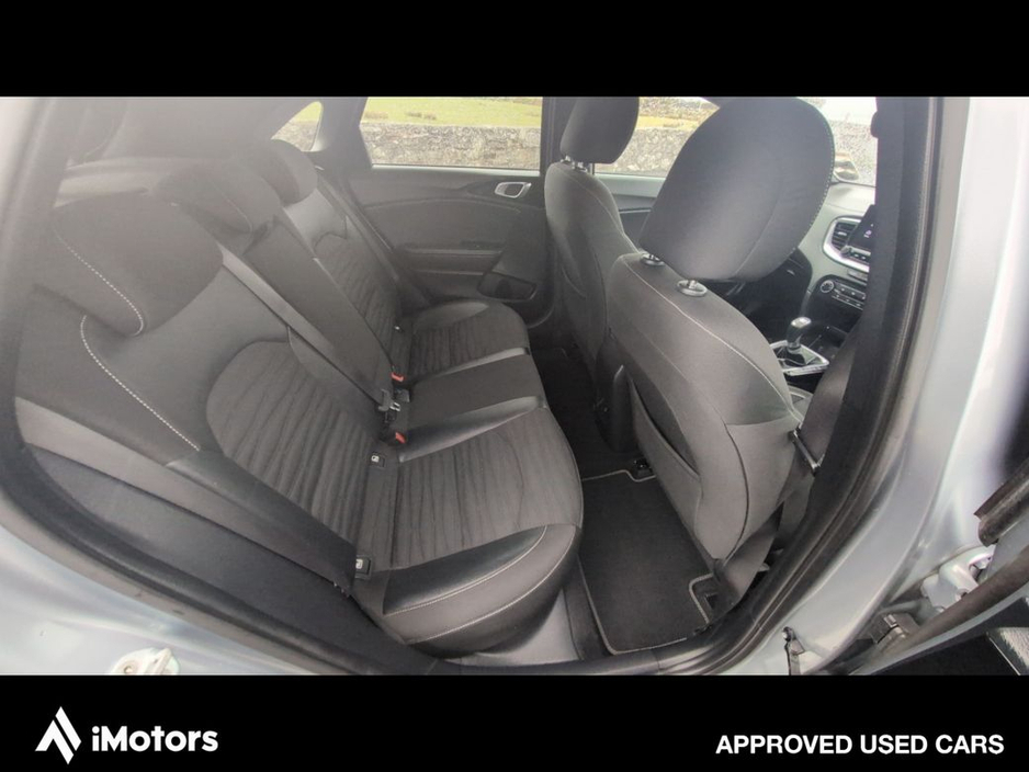 2023 Kia Ceed - image 21