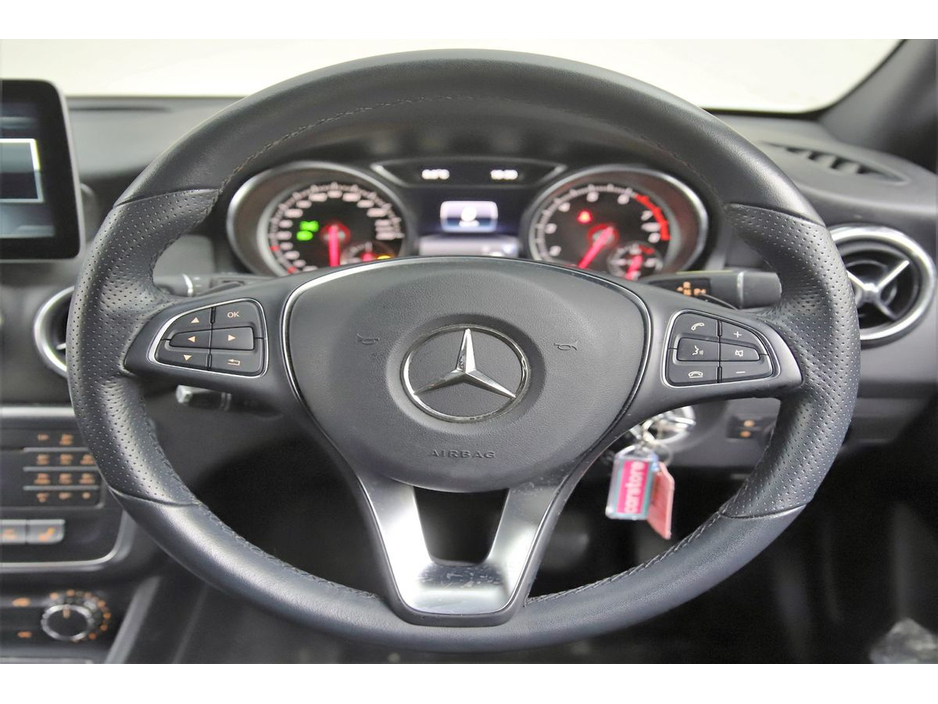 2019 Mercedes-Benz GLA Class GLA 180 *HALF LEATHER*REVERSE CAM*PARK SENSORS* €25,890
