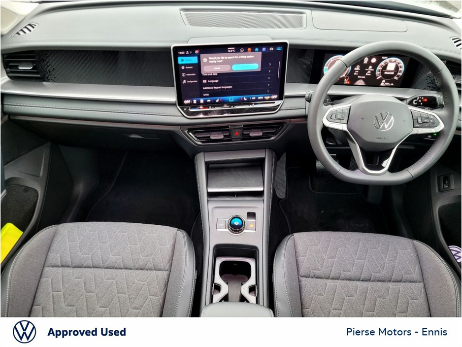 2026 Volkswagen Tayron - image 4