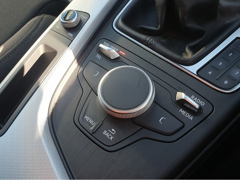 2016 Audi A4 - image 23