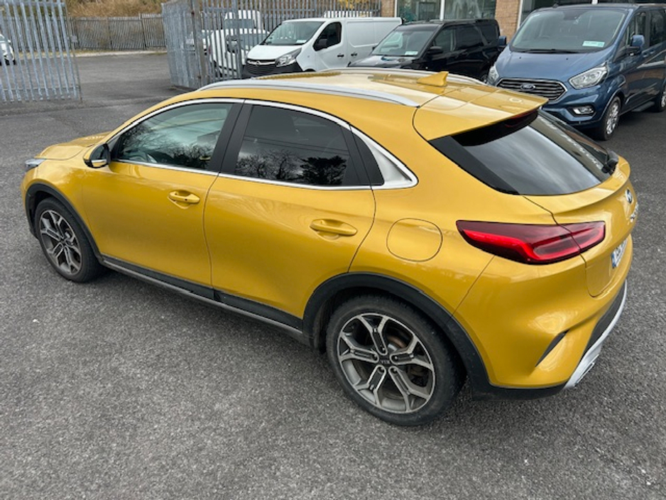 2019 Kia XCeed - image 3