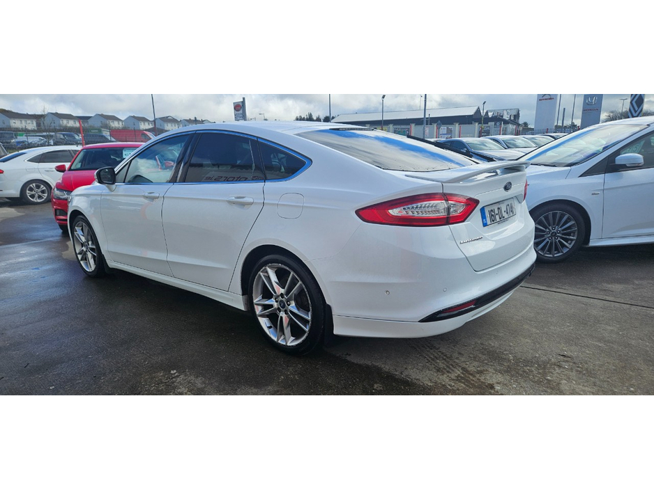 2016 Ford Mondeo - image 13