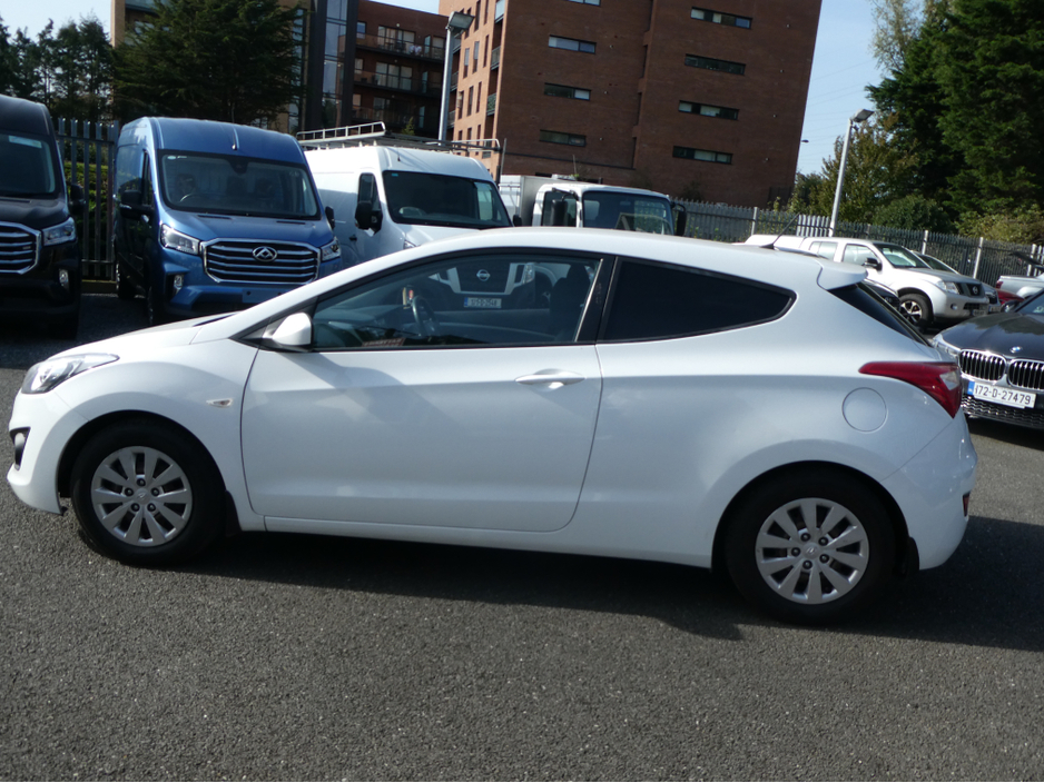2015 Hyundai i30 DOE 07/26 €5,900