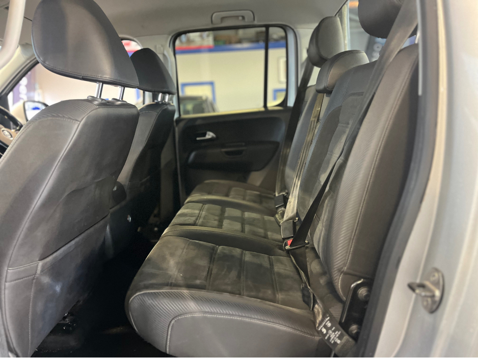 2017 Volkswagen Amarok - image 10