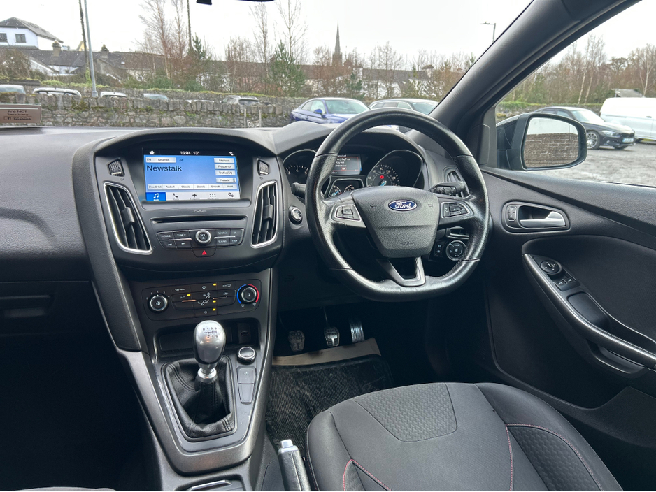 2018 Ford Focus - image 10