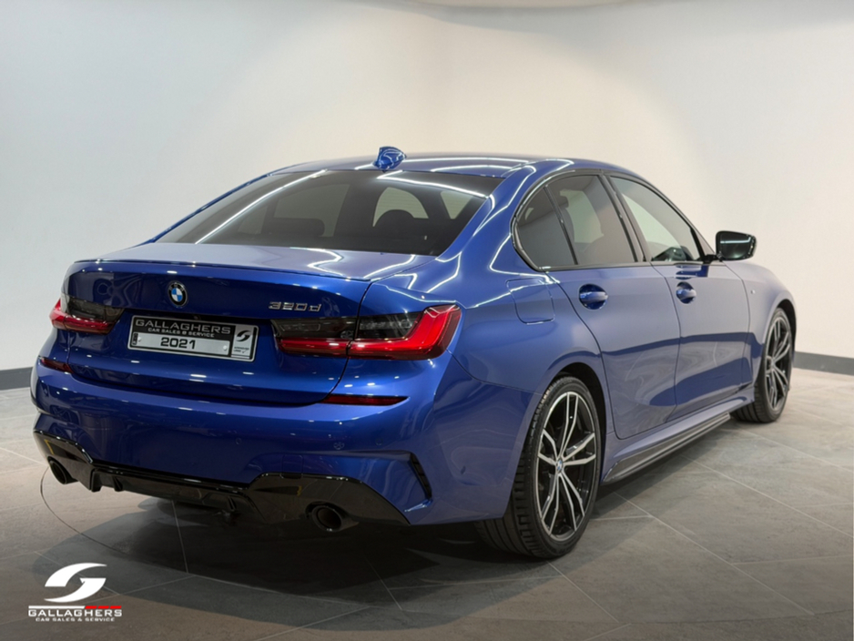 2021 BMW 3 Series - image 4