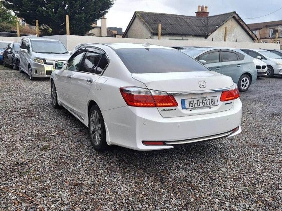 2015 Honda Accord - image 6