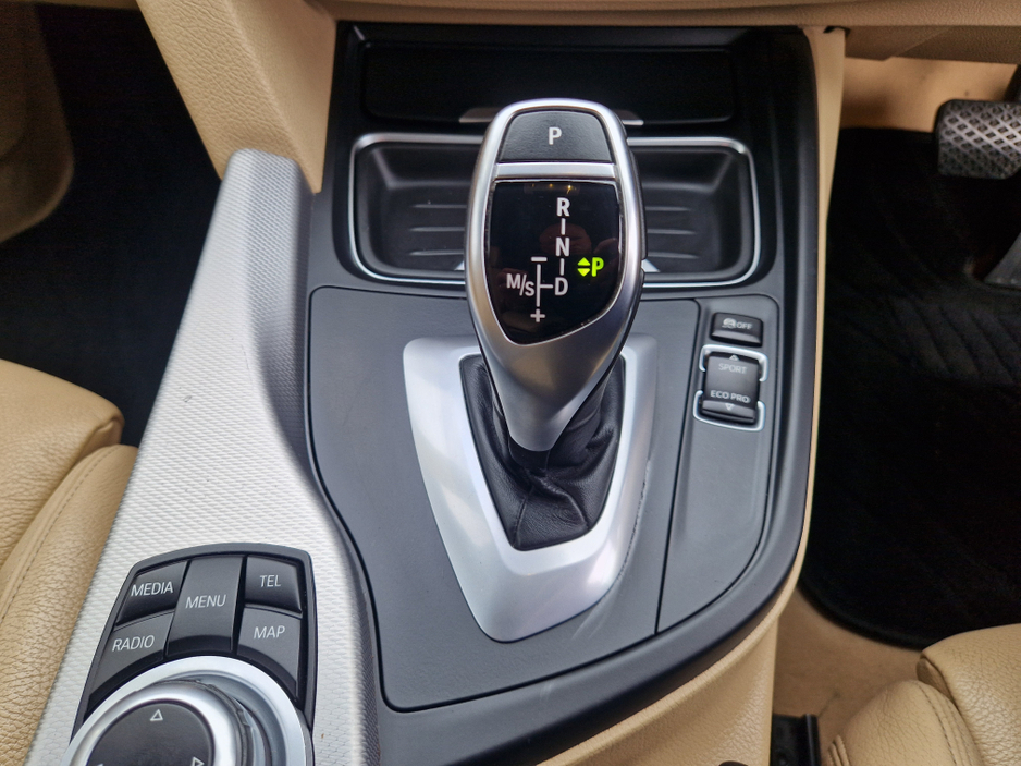 2013 BMW 3 Series - image 39