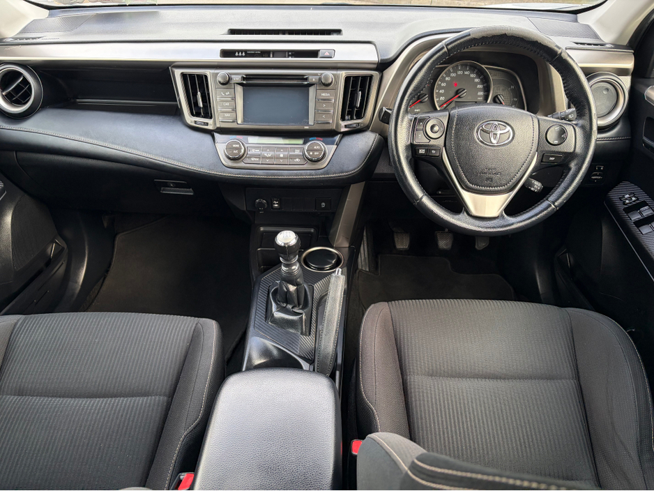 2015 Toyota Rav4 - image 7