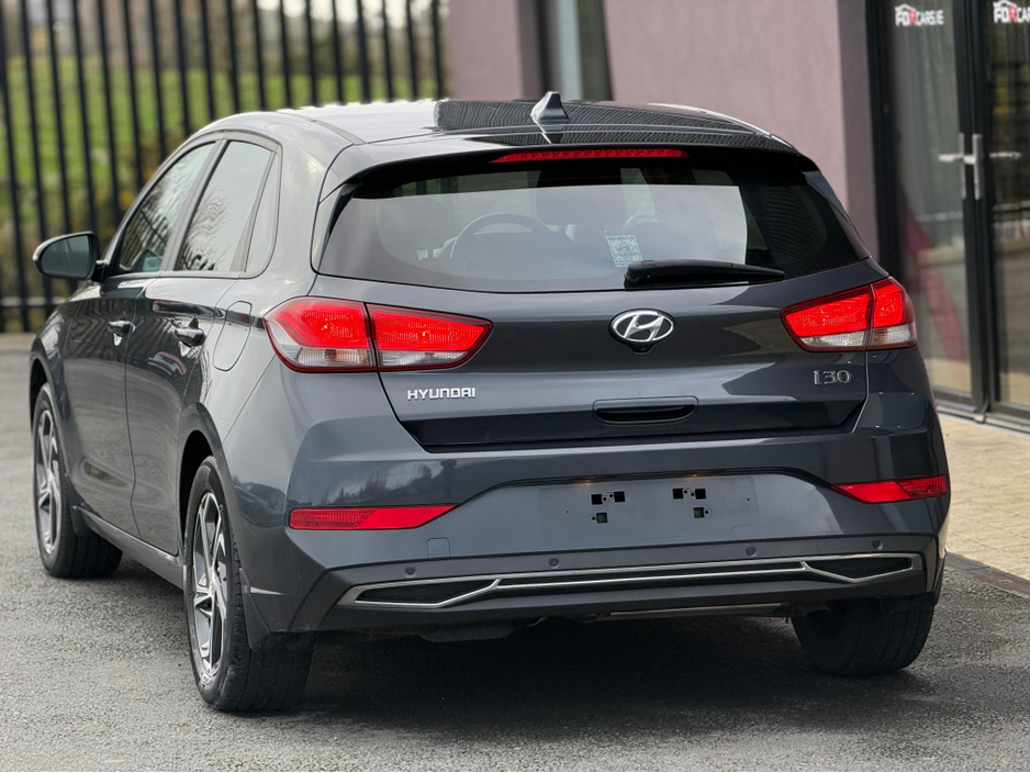 2022 Hyundai i30 - image 20