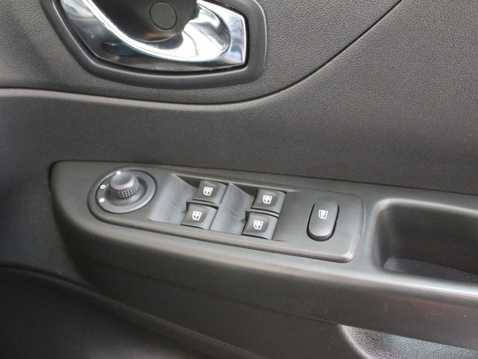 2016 Renault Captur - image 26