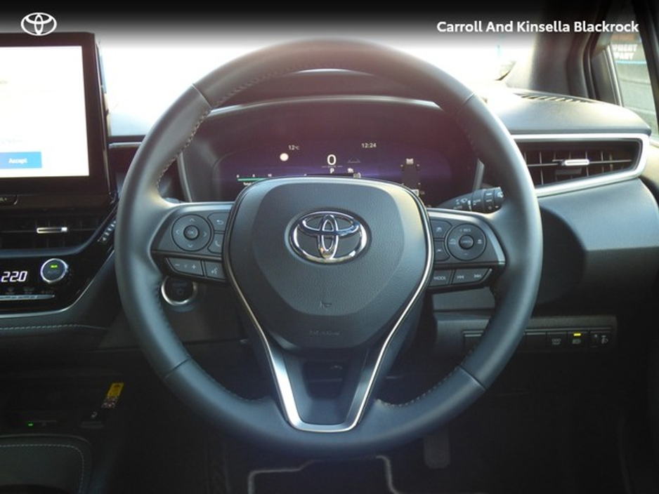 2024 Toyota Corolla Hybrid Luna Sport HB €32,950
