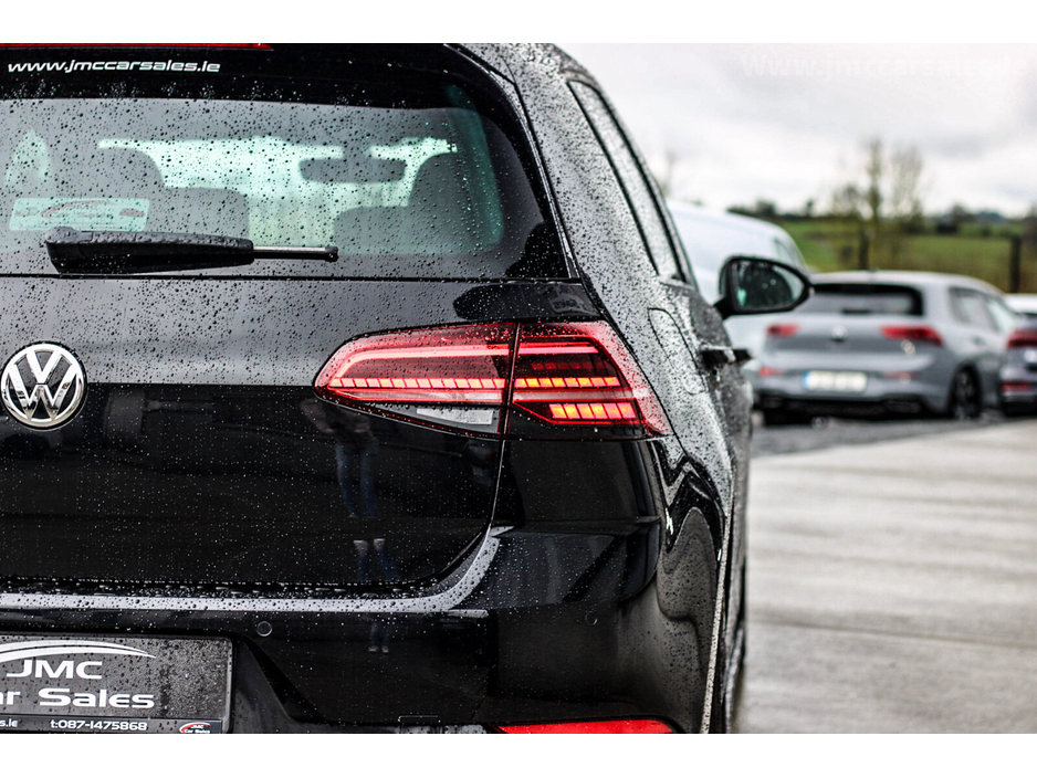2019 Volkswagen Golf - image 10