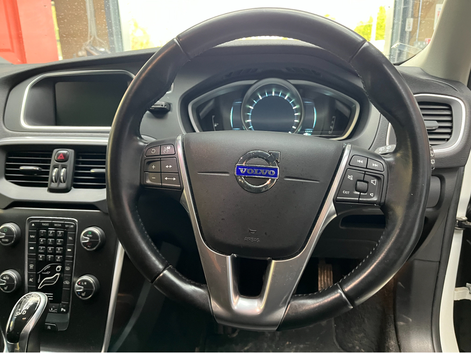 2014 Volvo V40 €10950 2014 VOLVO V40 T4 SE 1.6 AUTOMATIC / REVERSE CAMERA / CRUISE CONTROL / ELECTRIC MEMORY & HEATED SEATS €10,950