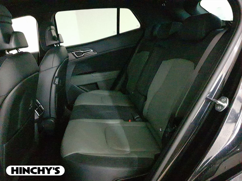 2025 Kia Sportage - image 7